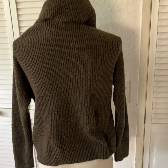 Yes/Lola Classic Olive Green Turtleneck Sweater with Chunky Knit size M - Picture 4 of 5